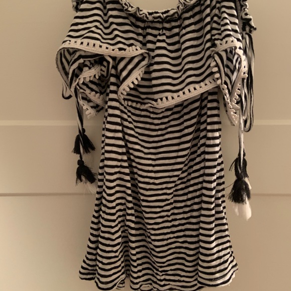 Off the shoulder striped top with tassel details - Picture 3 of 4